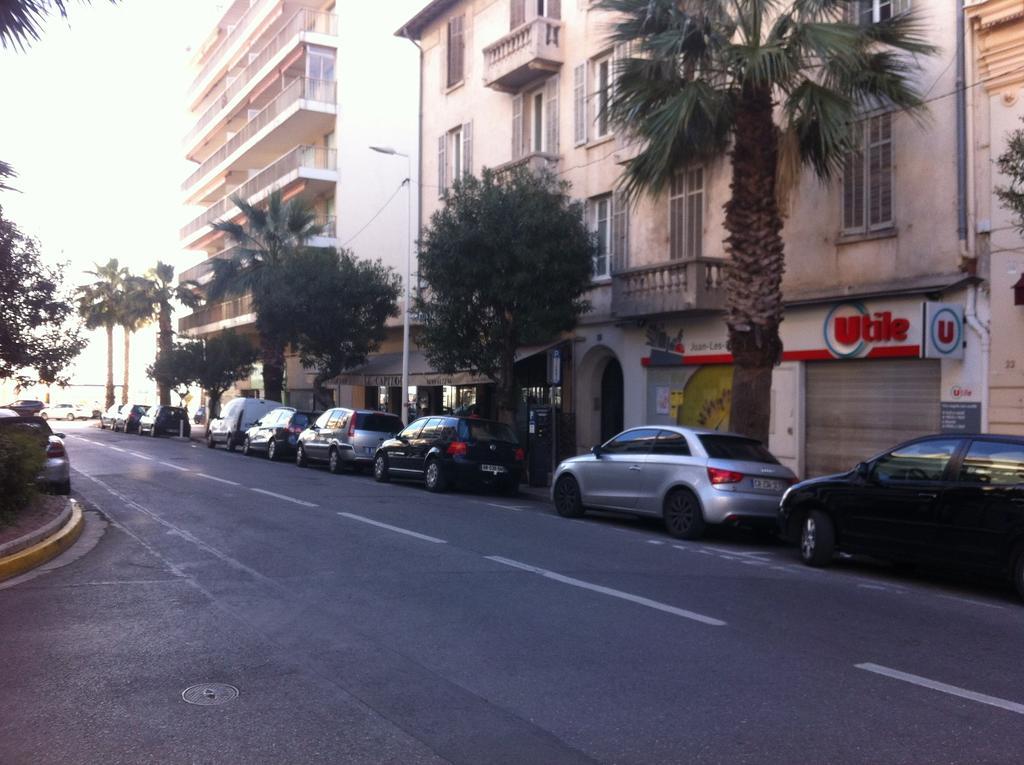 Amiral Courbet Apartment Juan-les-Pins Oda fotoğraf